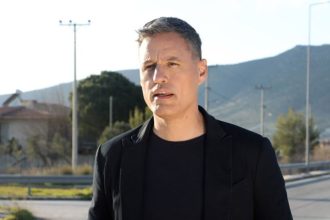 Γρηγόρης Πετράκος: Τάσσεται κατά της νέας σειράς του Χριστόφορου Παπακαλιάτη, «Maestro»