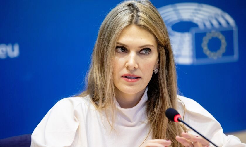 Στη φυλακή παραμένει η Εύα Καϊλή - Ακόμα και θέμα απαγωγής της από το Κατάρ έθεσε ο εισαγγελέας