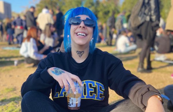 Προκλητική ανάρτηση από την Super Κική: «Οι βρ@μ@γριες με το καροτσάκι της λαϊκής»