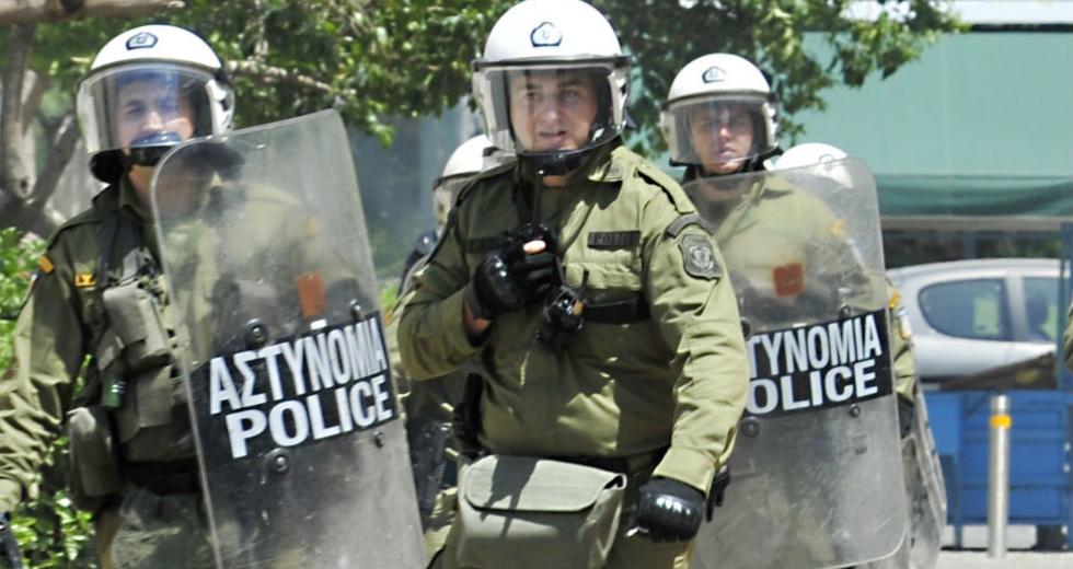 Θεσσαλονίκη: Επίθεση με μολότοφ σε διμοιρία των ΜΑΤ στη ΔΕΘ