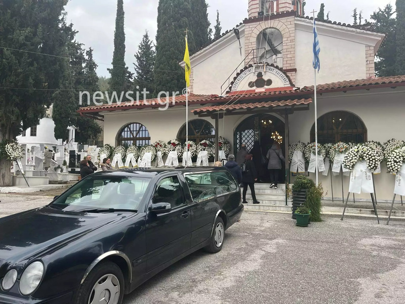 Σέρρες: Ράγισαν οι πέτρες στην κηδεία του 11χρονου Βασίλη (ΦΩΤΟ-ΒΙΝΤΕΟ)