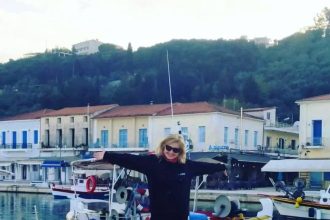 Στην Ηλεία για διακοπές Χριστουγέννων η Αγγελική Νικολούλη