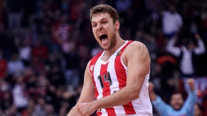 Ολυμπιακός: Αμφίβολος με Παναθηναϊκό ο Βεζένκοφ