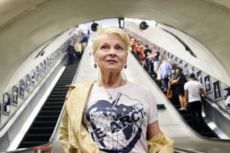 Eπώνυμοι τιμούν την παγκοσμίου φήμης σχεδιάστρια μόδας Βίβιαν Γουέστγουντ