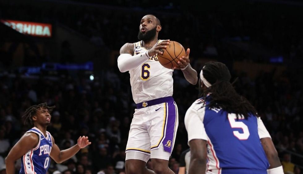 Ο Λεμπρόν Τζέιμς έσπασε το φράγμα των 38.000 πόντων στο ΝΒΑ και πλησίασε το ρεκόρ του Καρίμ Αμπντούλ Τζαμπάρ