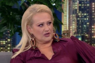 Άση Μπήλιου: «Λύγισε» μιλώντας για τους γονείς της – «Με υιοθέτησαν όταν ήμουν 3 ημερών»