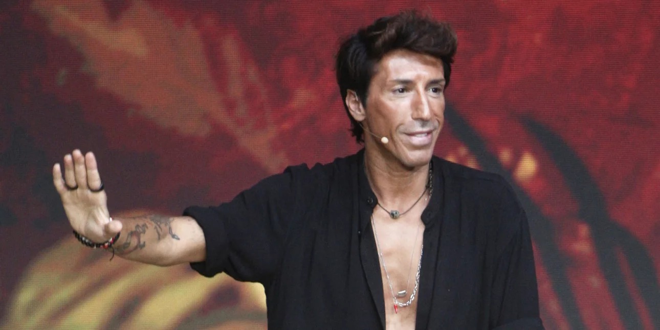 Κωνσταντίνος Εμμανουήλ: «Εκείνη με έσπασε στο ξύλο, σαν να ήταν άνδρας - Είναι εμμονική, έχει πρόβλημα»