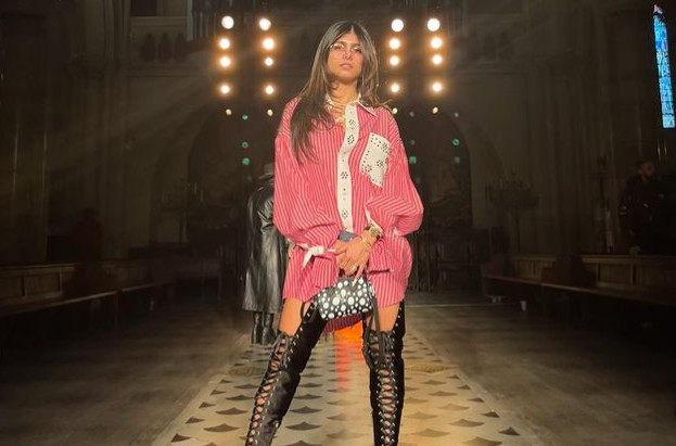 Καλίφα: Σάλος με φωτογράφισή της σε καθεδρικό ναό - Παρομοιάζει τον εαυτό της με την Παναγία