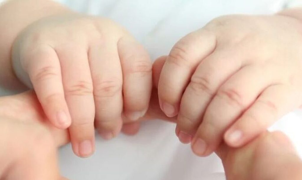 Αγοράκι 3,5 ετών βρέθηκε νεκρό μέσα στο σπίτι του