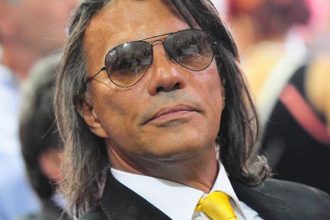 Ηλίας Ψινάκης: "Τότε τις αδελφές τις κρεμάγανε στο Σύνταγμα"