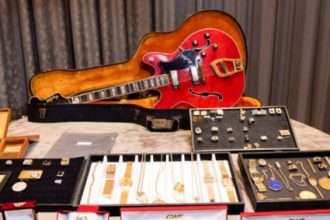 Η ατζέντα του Έλβις Πρίσλεϊ και άλλα προσωπικά του αντικείμενα βγαίνουν στο σφυρί