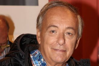 Παραμένει σε κρίσιμη κατάσταση ο Ανδρέας Μικρούτσικος