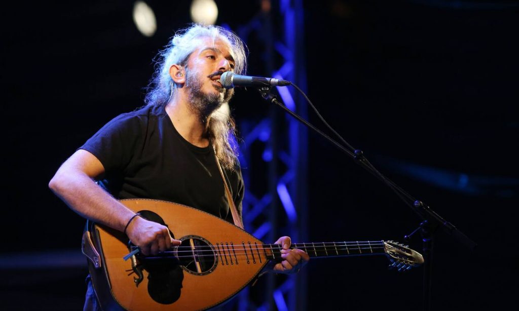 Γιάννης Χαρούλης: Συναγερμός για βόμβα σε συναυλιακό χώρο όπου θα εμφανιζόταν