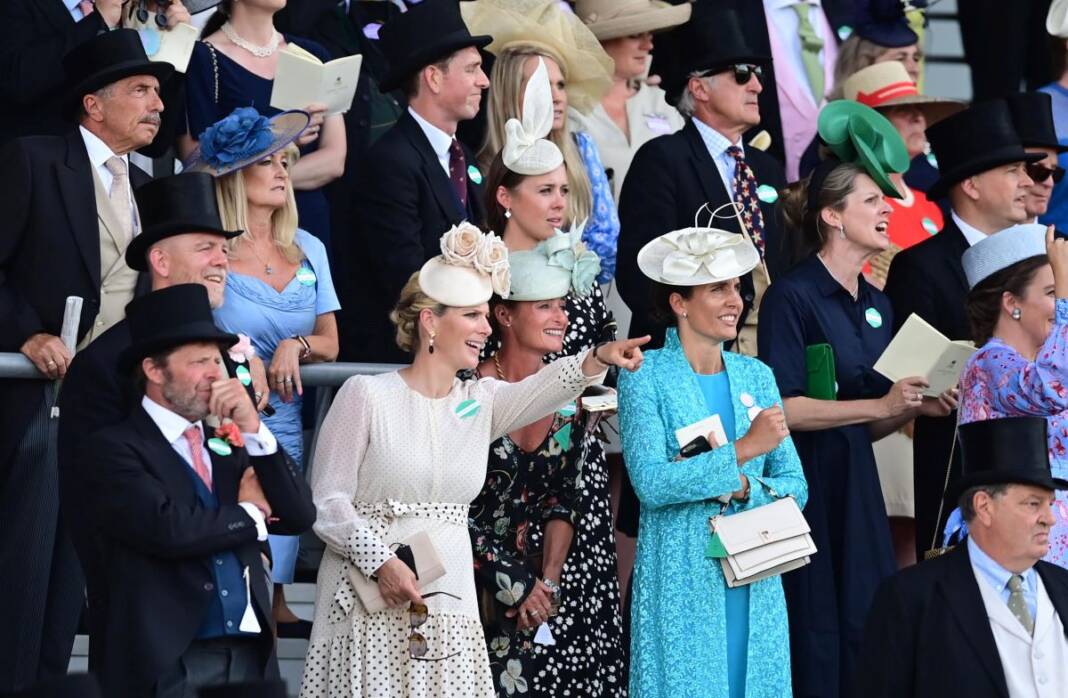 Βρετανία: Τέλος τα καπέλα και τα κοστούμια στις ιπποδρομίες