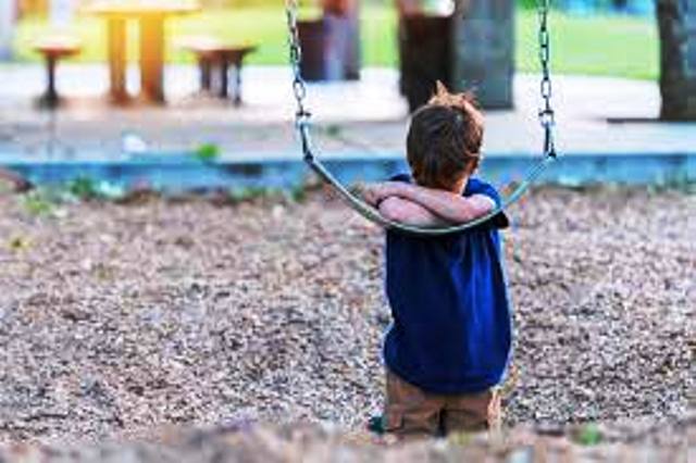 Κατέβασε το παντελόνι του μπροστά σε 3χρονο αγοράκι! Γονείς κατήγγειλαν υπάλληλο παιδικού σταθμού για σεξουαλική παρενόχληση