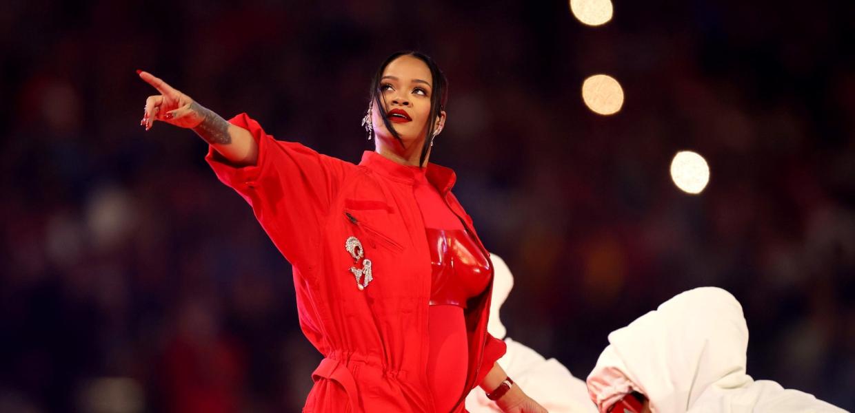 Η Ριάνα αποκάλυψε τη δεύτερη εγκυμοσύνη της