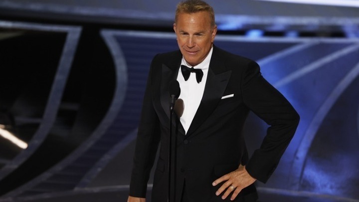 Ο Κέβιν Κόστνερ ευχαρίστησε τον Κλάιβ Ντέιβις