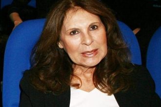 Ρένα Κουμιώτη: Στο νοσοκομείο η ερμηνεύτρια - Δίνει «μάχη» για τη ζωή της