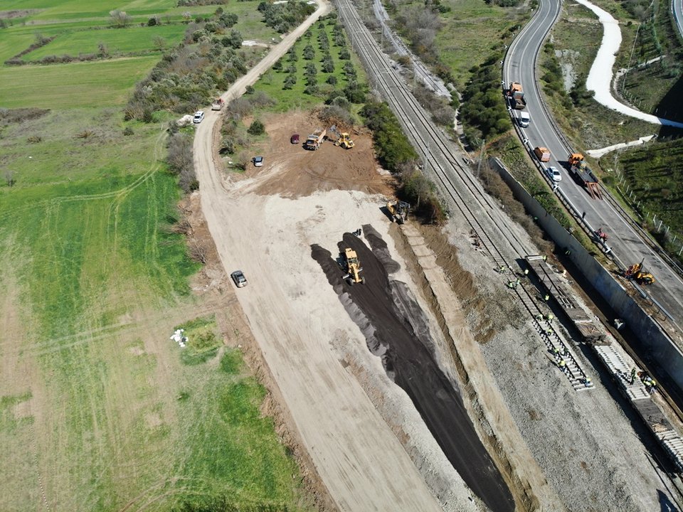 Τέμπη: Απομακρύνθηκαν βαγόνια και συντρίμμια