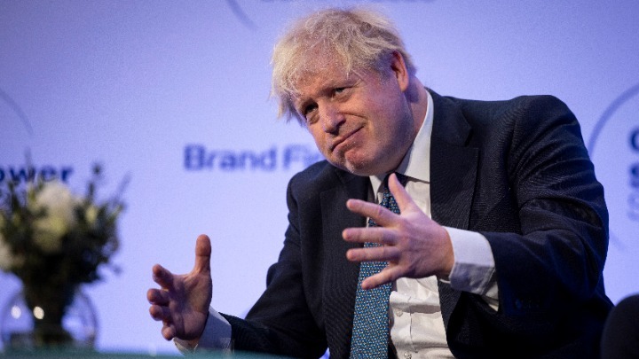 Times: Ο Μπόρις Τζόνσον πρότεινε τον πατέρα του για τον τίτλο του ιππότη