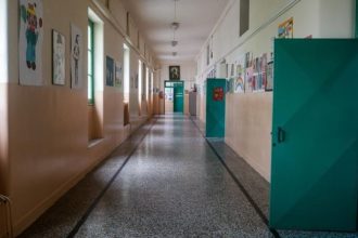 Κίλιαν Μέρφι: Εθεάθη να ουρεί σε δρομάκι μετά από έξοδο για μπύρες