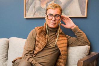 Λάκης Γαβαλάς: «Με αρσενικούς έχω πάει, με άνδρες δεν έχω πάει»