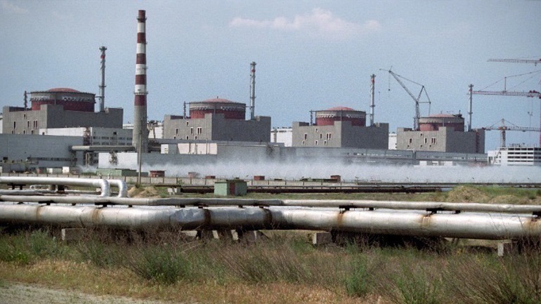 Οι Ρώσοι μεταφέρουν μεγάλες ποσότητες προμηθειών και νερού στον πυρηνικό σταθμό της Ζαπορίζια