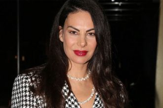 Η Εύη Βατίδου κατεβαίνει υποψήφια με το κόμμα της Αφροδίτης Λατινοπούλου