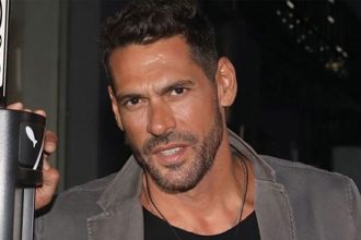 Ο Γιάννης Σπαλιάρας έκανε το επόμενο βήμα με την αρκετά νεότερη σύντροφό του