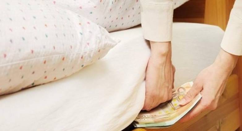 ΑΑΔΕ: Ηλεκτρονικός κλοιός για «μαύρα» εισοδήματα σε Ελλάδα και εξωτερικό