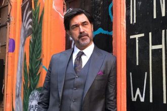 Αλεξανδρούπολη: Επίσκεψη του τούρκου ηθοποιού Μπουράκ Χακί σε ταβέρνα ΦΩΤΟ