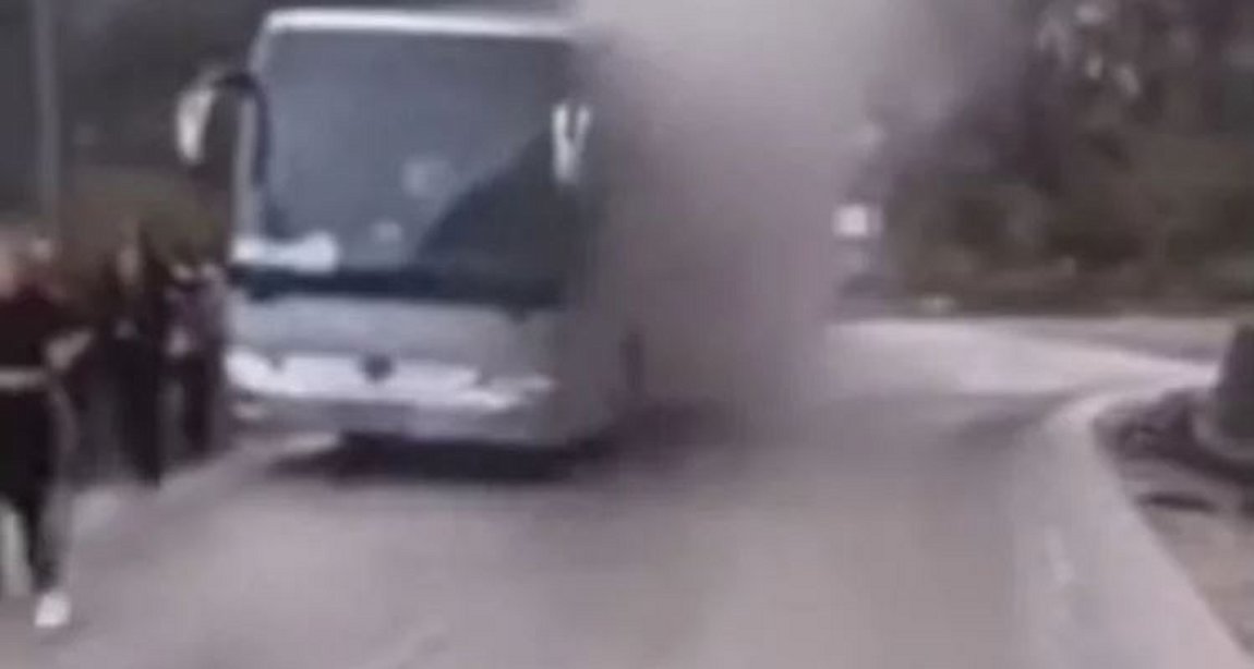 Μέτσοβο: Η στιγμή που το λεωφορείο με τους 52 μαθητές τυλίγεται στις φλόγες ΒΙΝΤΕΟ