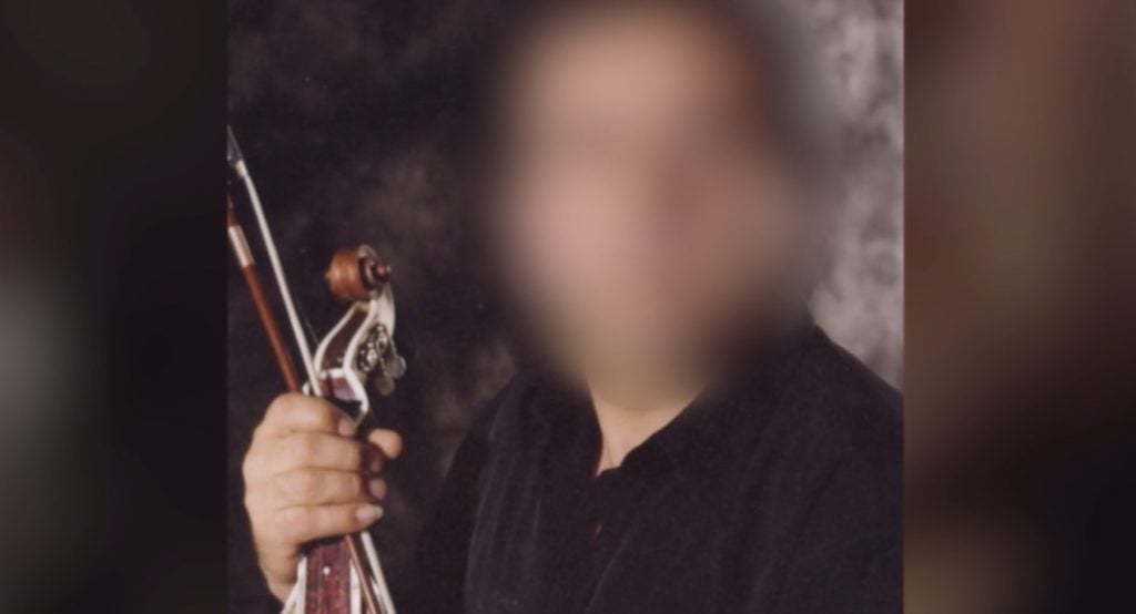 «Πρόκειται για ανθρωπόμορφο τέρας» - Οργή για τον λυράρη που κατηγορείται για βιασμό ανηλίκου