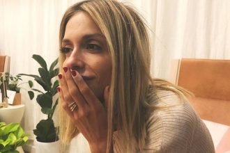 Σοφία Καρβέλα: «Πέρασα πολύ δύσκολα αλλά ισορρόπησα, νηφάλια και καθαρή από όλα»