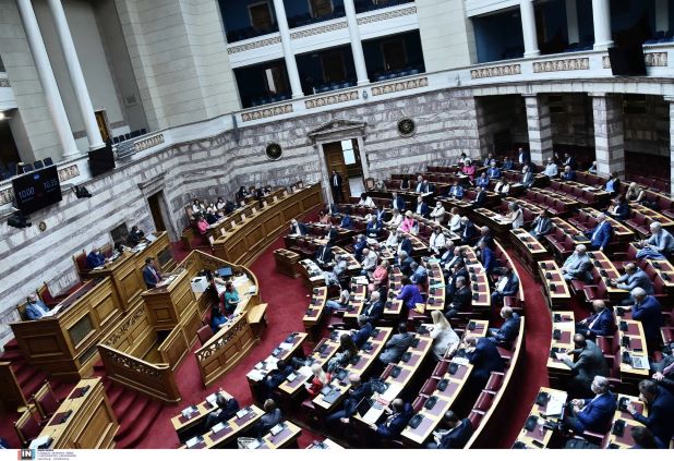 Σταϊκούρας: Μέσα στη Μεγάλη Εβδομάδα οι ανακοινώσεις τραπεζών για το πάγωμα των επιτοκίων