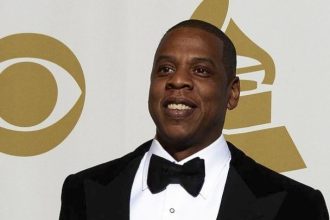 Ο Jay-Z είναι ο μοναδικός ράπερ στη λίστα δισεκατομμυριούχων του «Forbes» του 2023