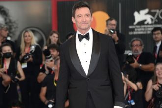 Ο Χιου Τζάκμαν και πάλι χαρούμενος μετά την περιπέτεια της υγείας του