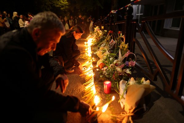 Μακελειό στο Βελιγράδι: Θρήνος στη Σερβία για τους εννιά νεκρούς στο σχολείο – «Γιατί τους πυροβόλησα»
