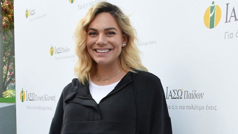 Εξιτήριο για την Ιωάννα Μαλέσκου - Επέστρεψε στο σπίτι με την κόρη της