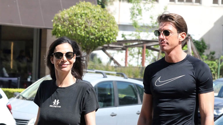 Η Εύη Βατίδου με τον νέο της σύντροφο στη Γλυφάδα