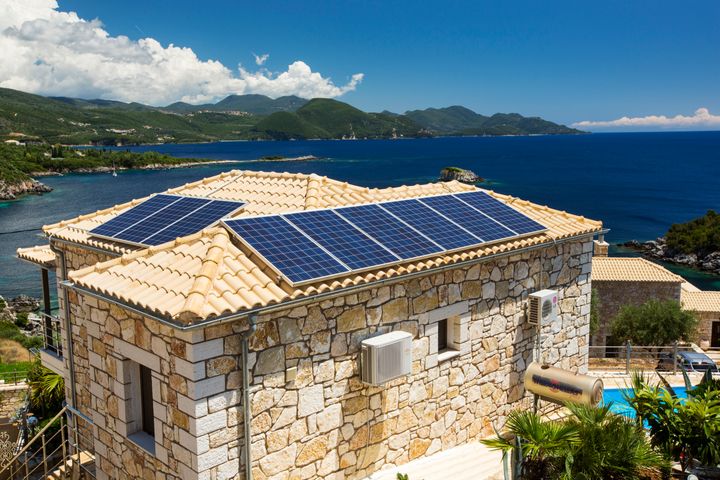 Φωτοβολταϊκά στη Στέγη: Ενεργειακή αυτονομία για χιλιάδες νοικοκυριά - Το ύψος της επιδότησης και οι δικαιούχοι