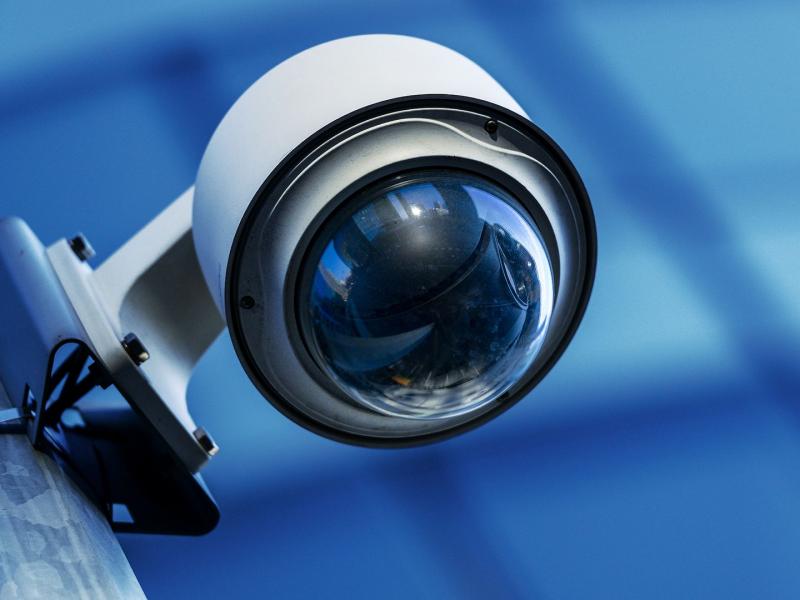 Πατέρας κατηγορείται ότι έβαλε κρυφή κάμερα στο μπάνιο και κατέγραφε την κόρη του