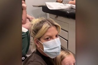 Τόρι Σπέλινγκ: Άρρωστη η οικογένειά της λόγω… ακραίας μούχλας