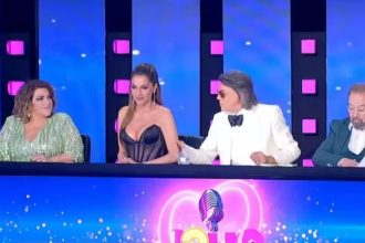 Ηλίας Ψινάκης: Η ατάκα που «πάγωσε» τη Δέσποινα Βανδή – «Πώς το έλεγαν αυτό που πήρε ο πρώην άντρας σου;»