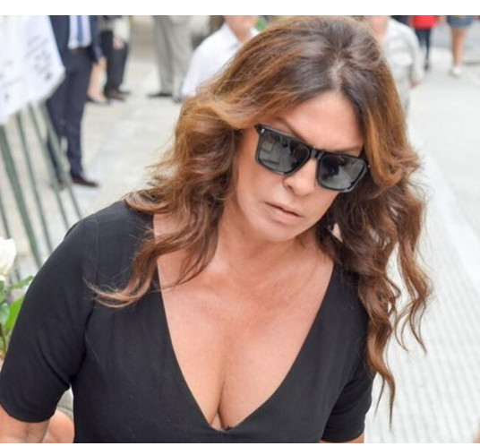 Βάνα Μπάρμπα: «Δεν μπορώ να διαχειριστώ την απώλεια της αδελφής μου, απλώς μαθαίνω να ζω με αυτήν»