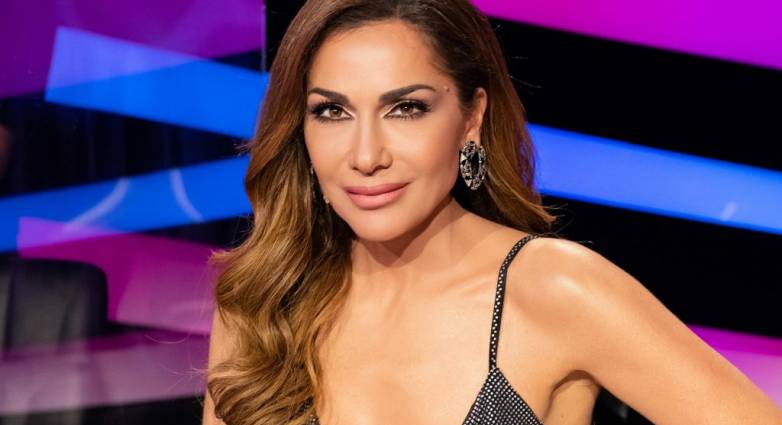 Η Δέσποινα Βανδή τραγούδησε στην Πάτρα - Ποιο τραγούδι αφιέρωσε στον Μπισμπίκη – ΒΙΝΤΕΟ