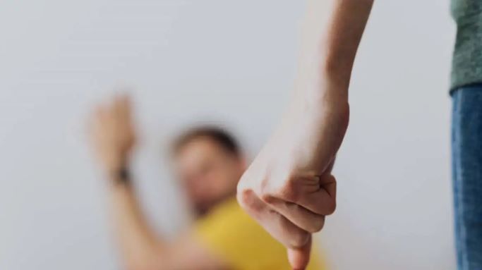Κρήτη: Κακοποίηση 16χρονης από τον πατέρα, τη μητέρα και τον πατριό της