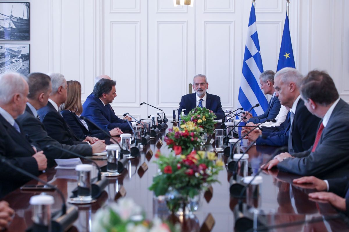 Σαρμάς στο Υπουργικό Συμβούλιο: Στόχος ο ομαλή λειτουργία του κράτους - Η αναφορά στα Τέμπη