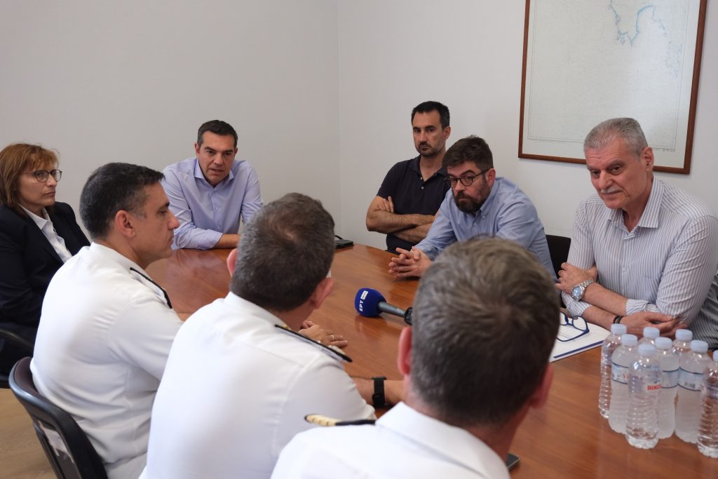 Επεισόδιο Τσίπρα με Τουρνά για το ναυάγιο στην Πύλο: Πλοίο υπέρφορτο είναι καταδικασμένο να βουλιάξει;