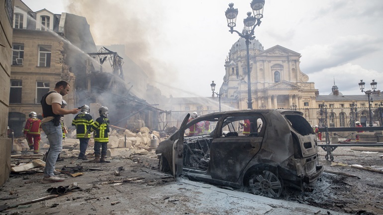 Ένα πτώμα εντοπίστηκε στα ερείπια του κτηρίου που κατέρρευσε την περασμένη εβδομάδα στο Παρίσι